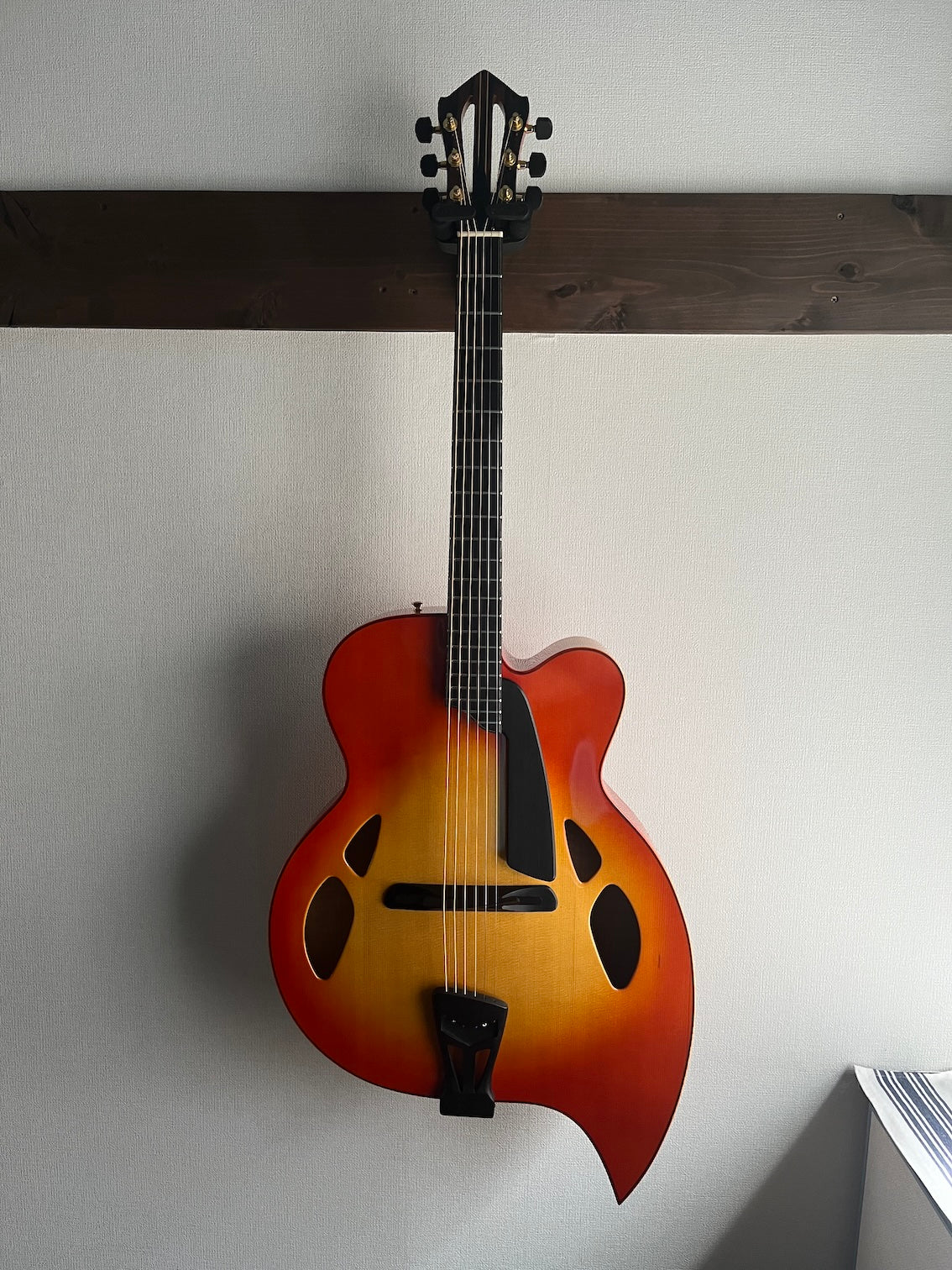 ギター D'Aquisto D'Aquisto Teardrop 2000's – auldguitars