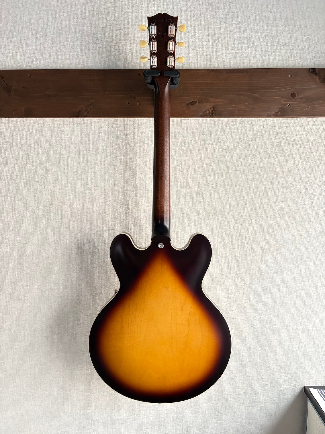 Gibson ES-335 Satin 2024 – auldguitars