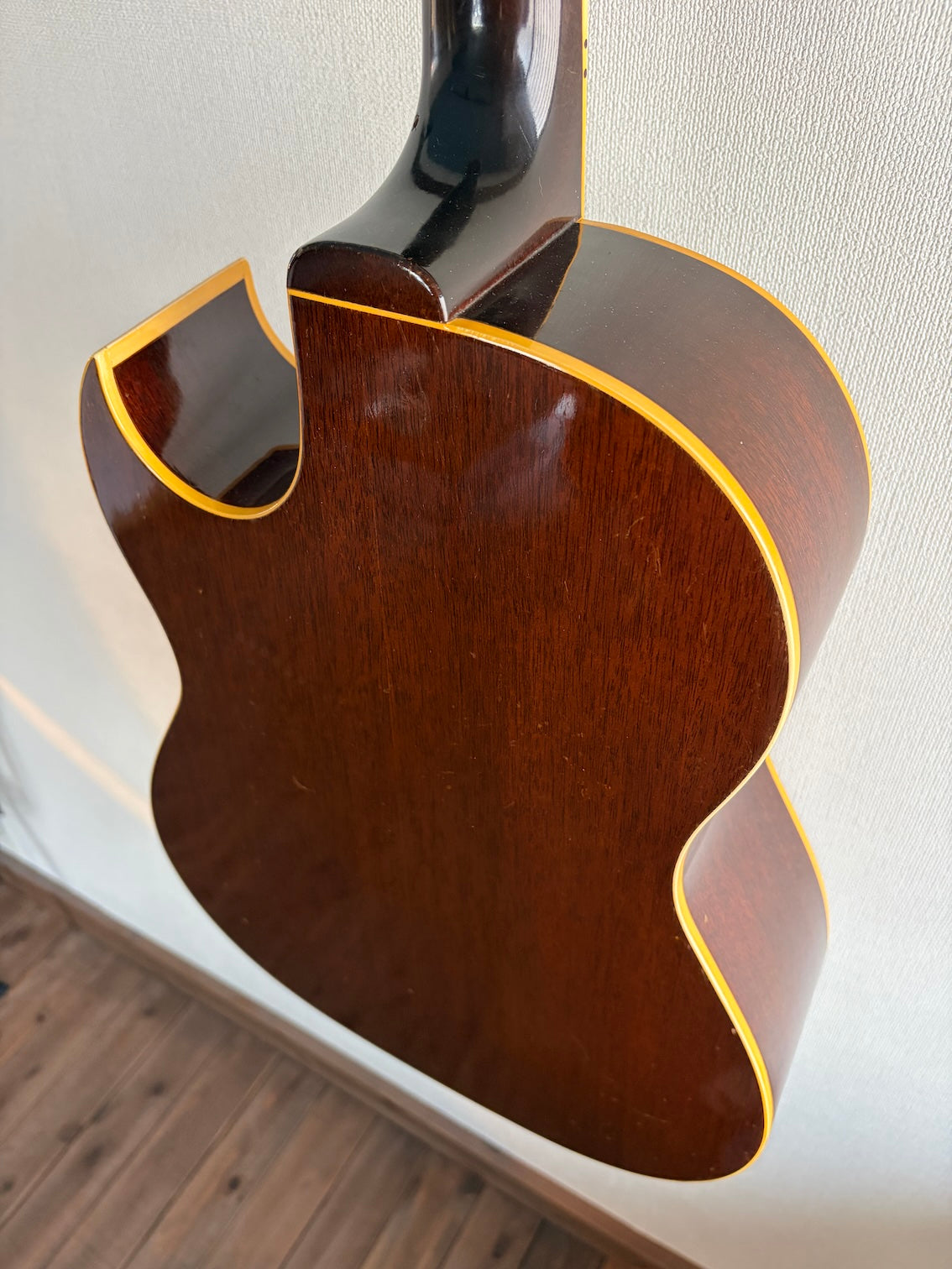 Gibson CF-100e 1957