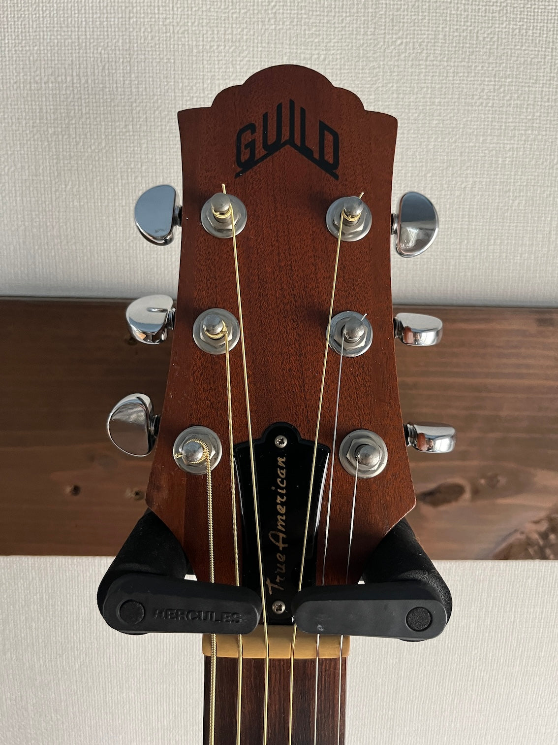 Guild D4-NT-HR 2000 – auldguitars