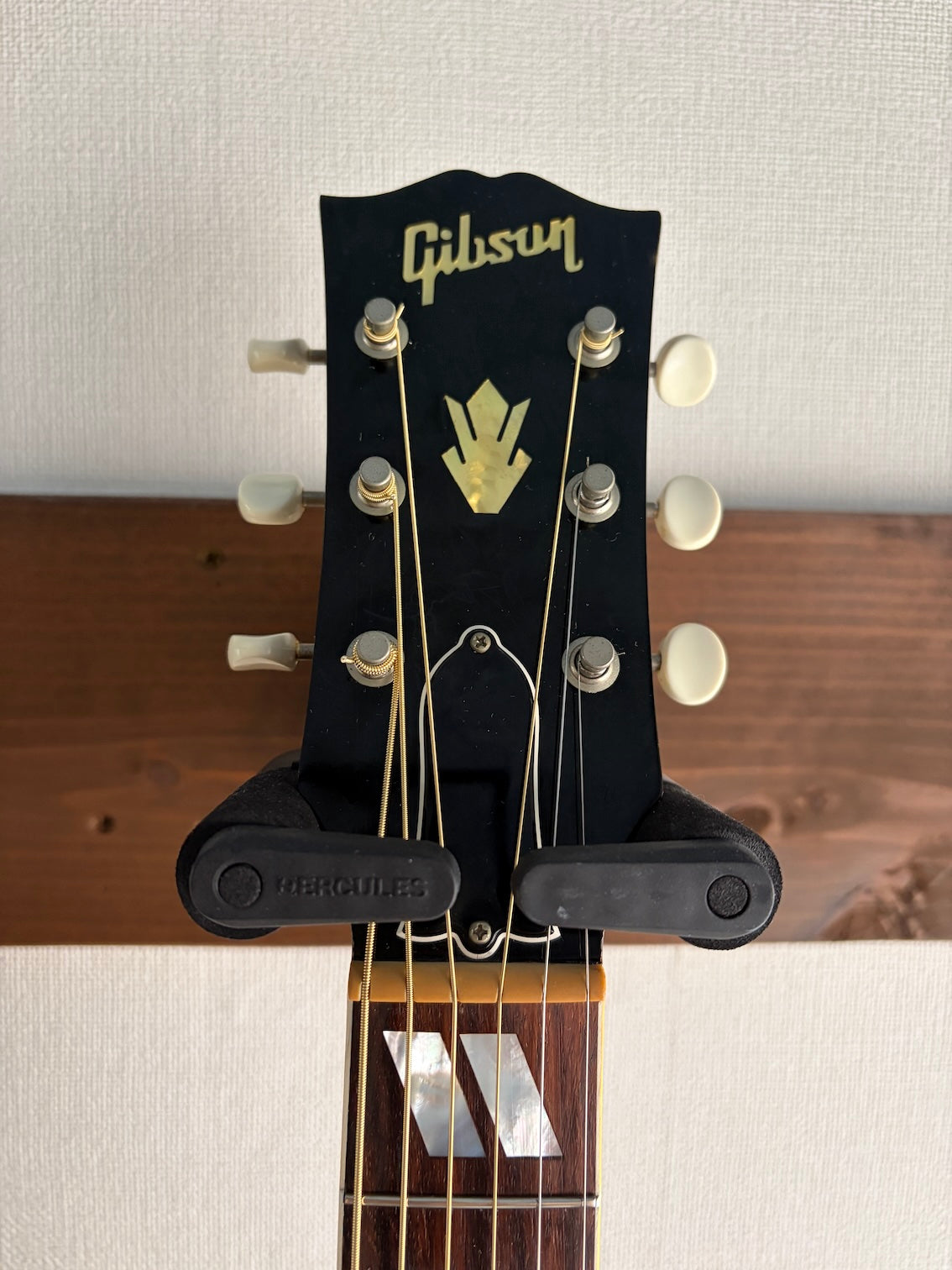 ギブソン　ハミングバード　【2002年製】三木楽器 Gibson Hummingbird MVS 2002 – auldguitars