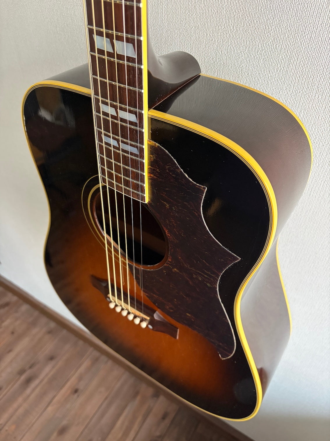 Gibson Hummingbird 2002年製 Gibson Hummingbird MVS 2002 – auldguitars