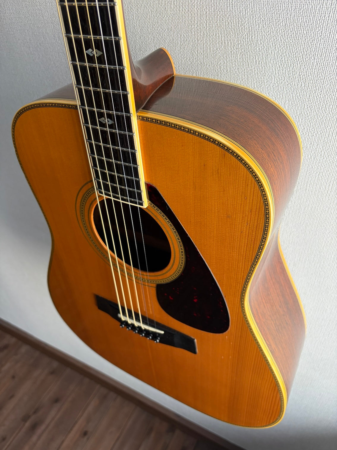 YAMAHA L-8 1970's