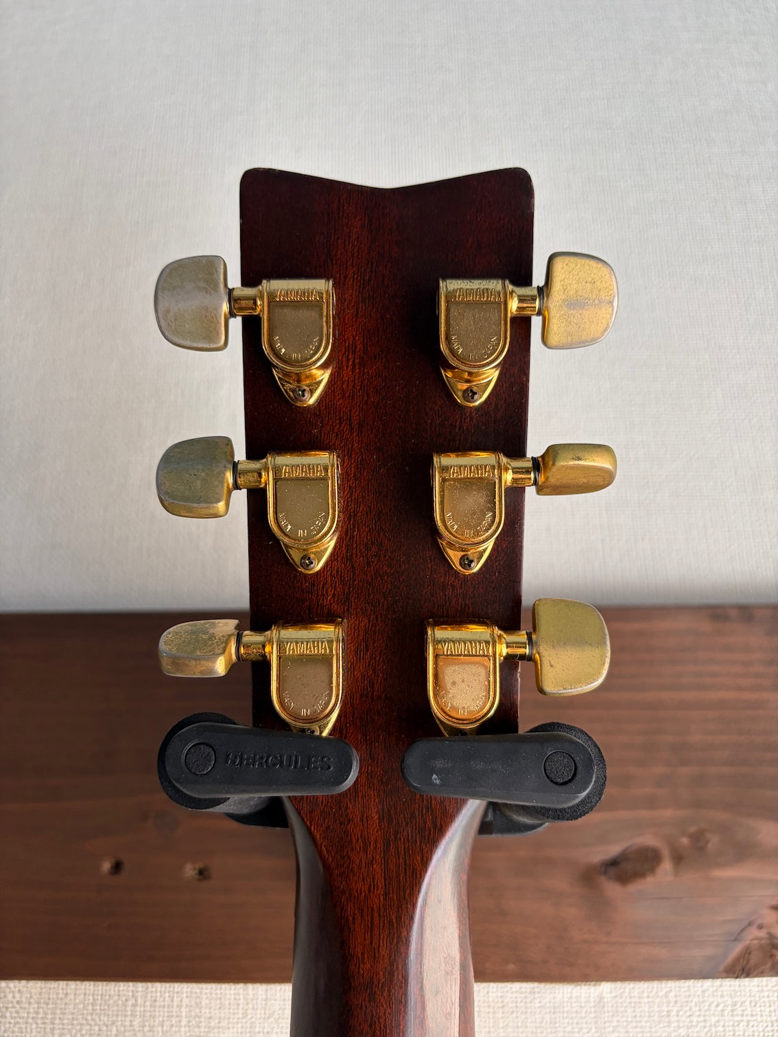 YAMAHA L-8 1970's