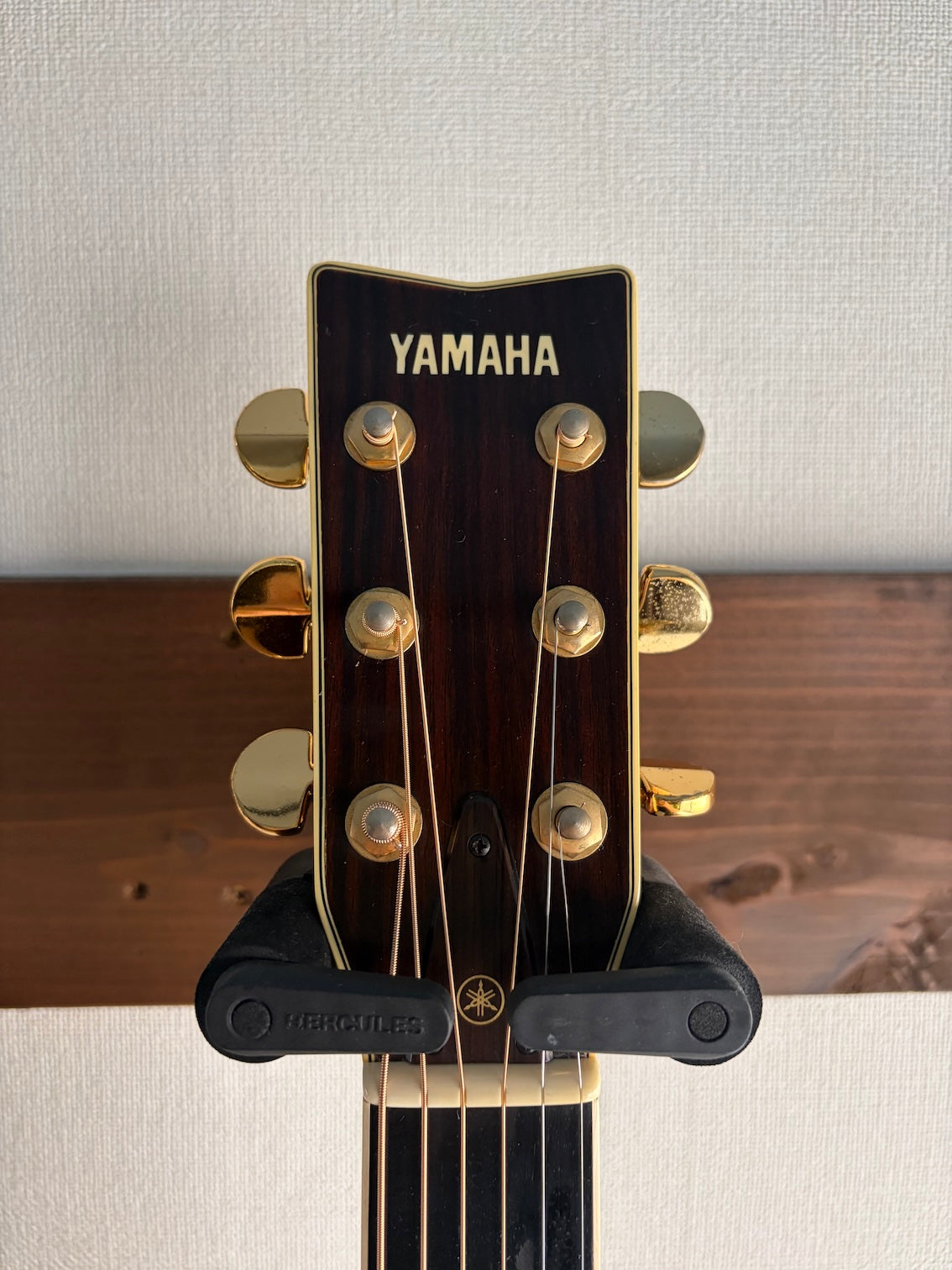 YAMAHA L-10 1982