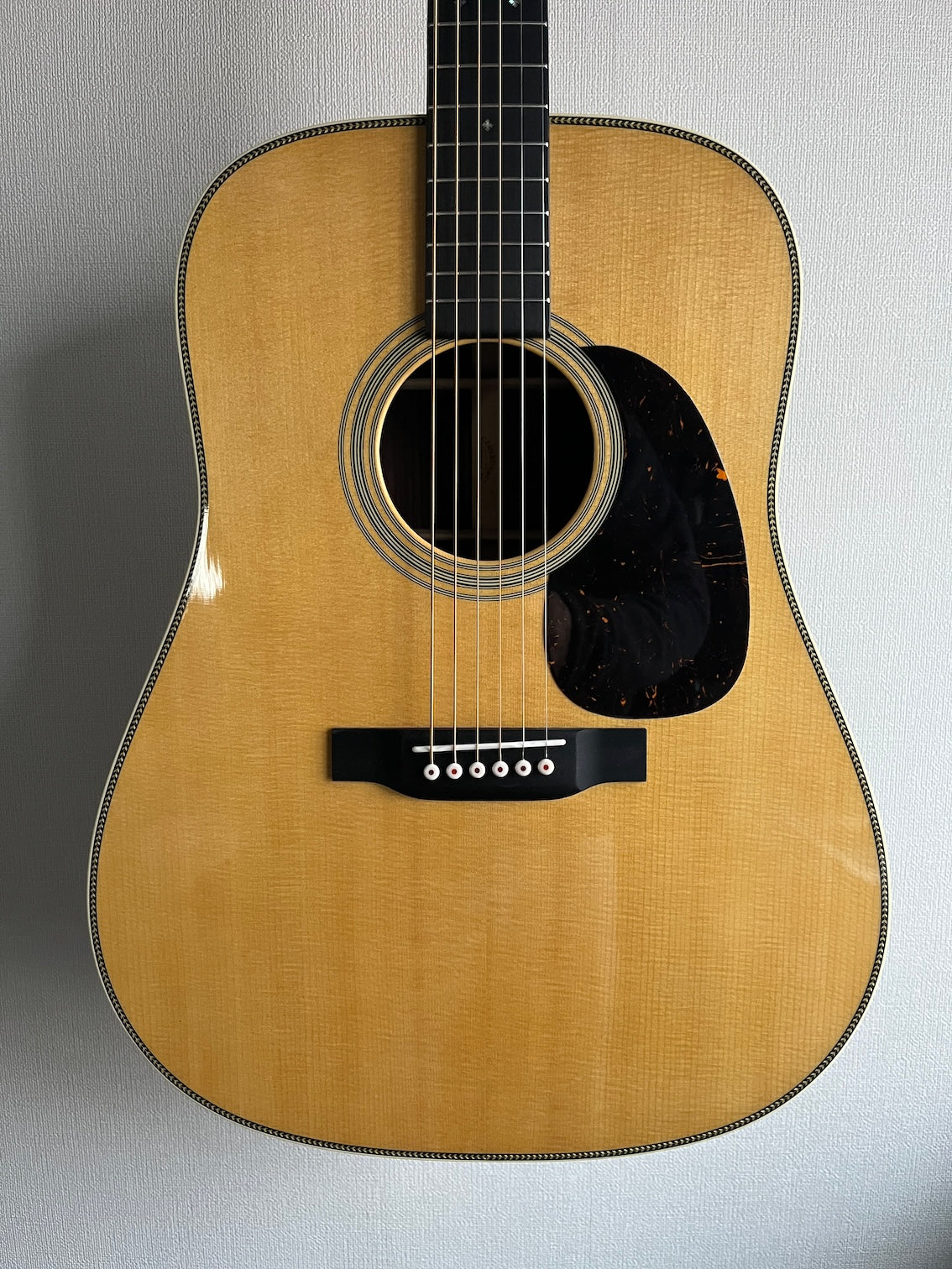 Martin HD28 2023