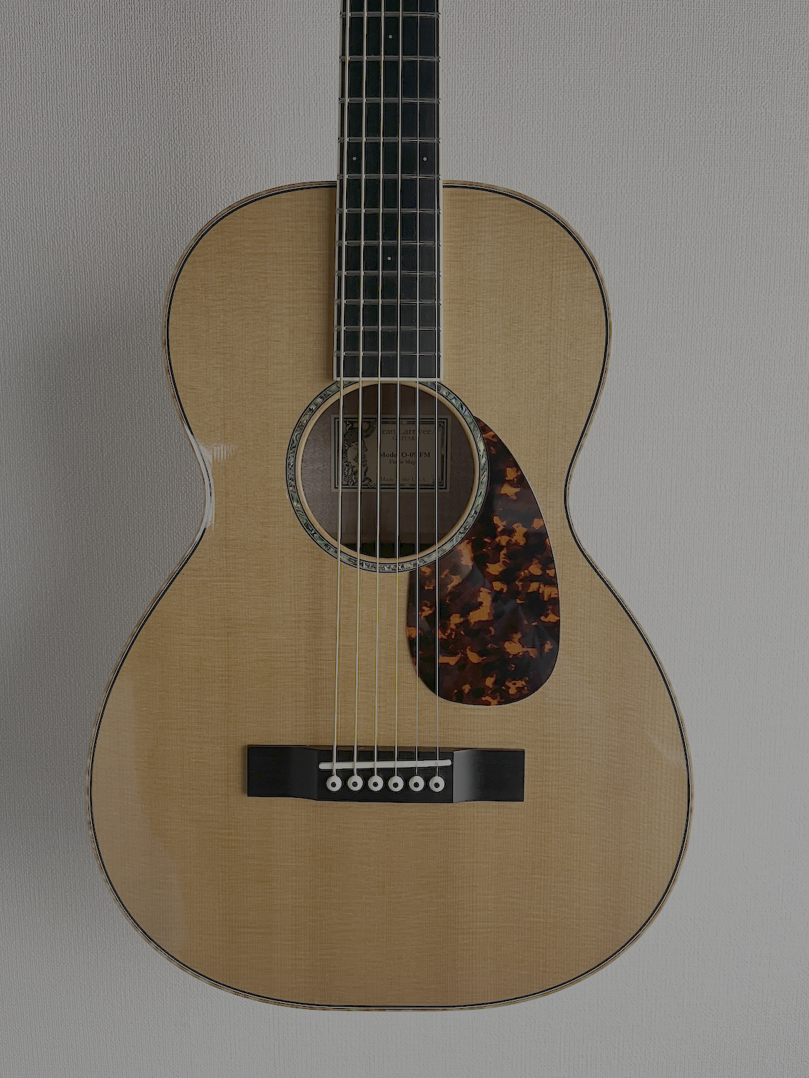 Larrivee O-09 Flame Maple 2004 – auldguitars Larrivee O-09 Flame Maple 2004 – auldguitars