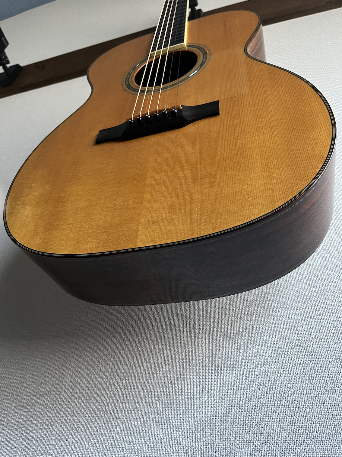 Larrivee OM-09 1995 – auldguitars Larrivee OM-09 1995 – auldguitars
